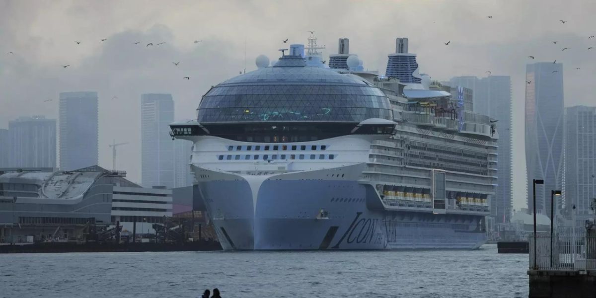 Breaking News Fire and Power Failure on Royal Caribbean's Icon of the Seas
