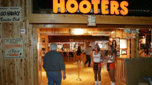 Hopefully Soon! 40 Hooters Locations Closed Unexpectedly Due to Restaurant Crisis