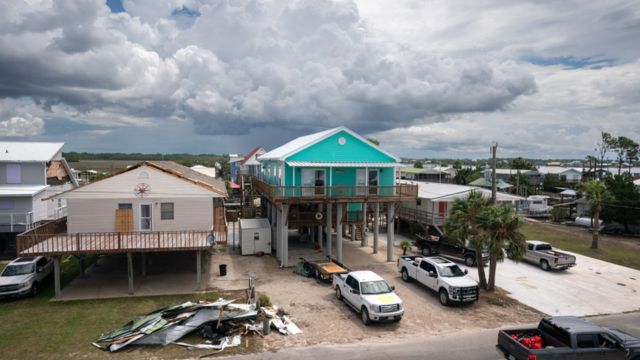 Expert Reports: St. Pete Insurance Firm Drops 1,200 Mobile Home Policies