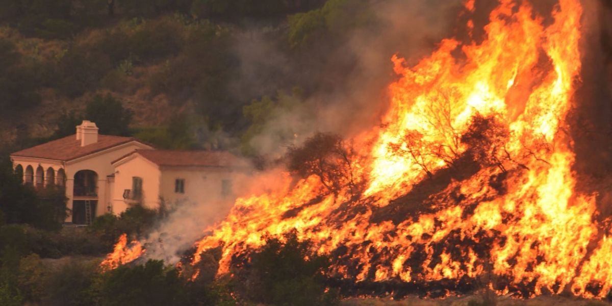 Now! Growing Southern California Wildfire Raises Alarm for 4,100 Structures