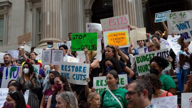 $29 Million Federal Funding Cut Sparks Political Battle in Arizona Schools