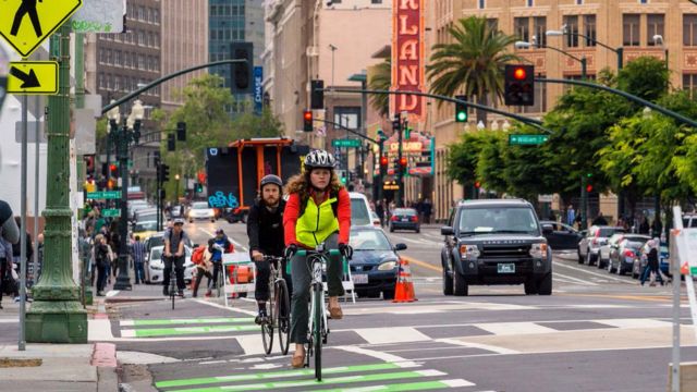 Across The City! Motorcyclists Overwhelm Oakland Streets in Unplanned Takeover