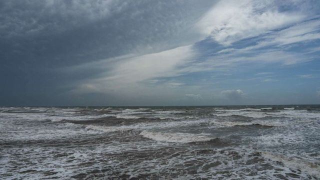 Galveston Beach Lifeguard Finds Desperate Call for Help from Anonymous Teen