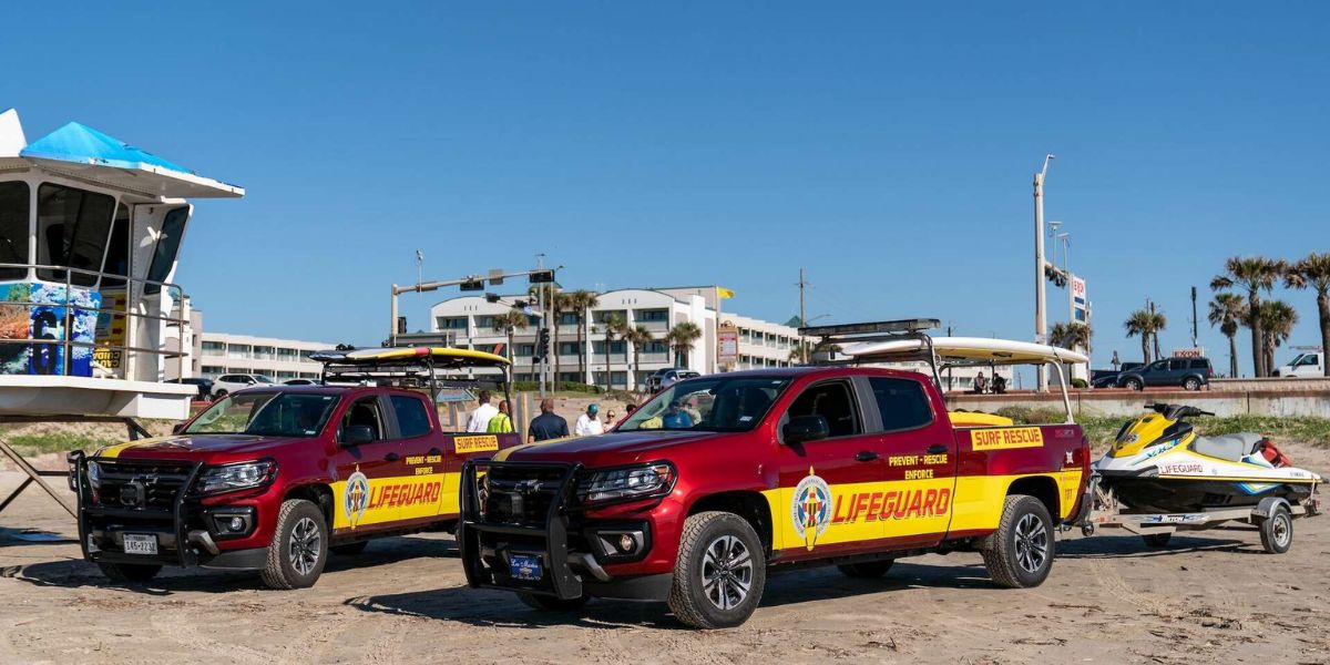 Galveston Beach Lifeguard Finds Desperate Call for Help from Anonymous Teen