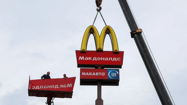 A Popular McDonald’s Competitor Shuts Down Unexpectedly What's Happening