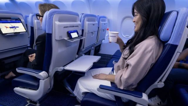 Southwest Airlines to Maintain Free Bag Policy While Adding Extra-Legroom Seats for Passengers