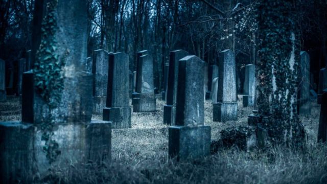 Explore the Afterlife 5 Creepy Cemeteries with Spine-Chilling Ghost Stories