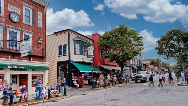 Slow Down and Enjoy Small-Town Charm in Iowa's Relaxed Communities