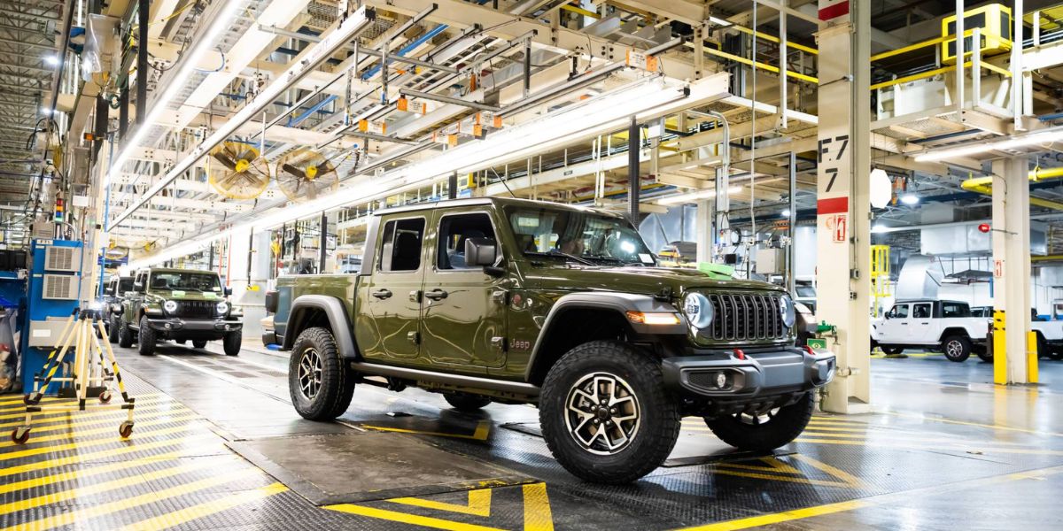 1,100 Autoworkers to Lose Jobs as Stellantis Shutters Positions at Toledo Jeep Plant