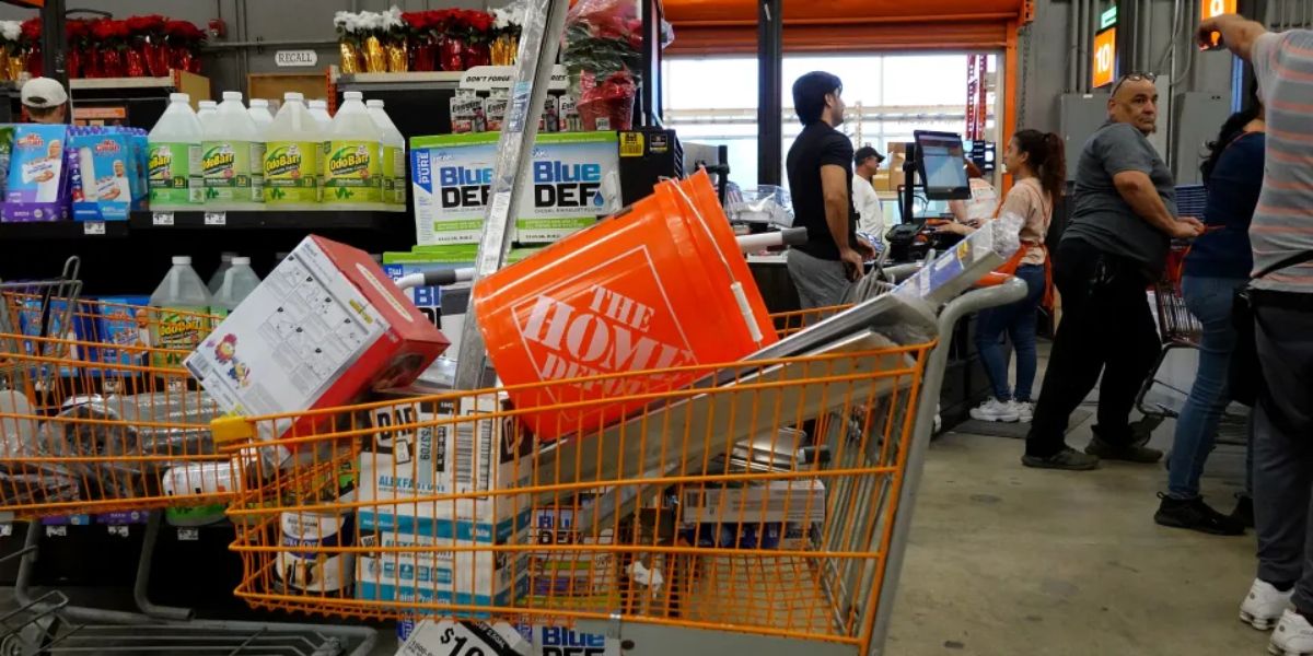 Big Blast! Home Depot Shuts Down All 2,015 Stores for Day of Retail Blackout; Lowe's Follows Suit