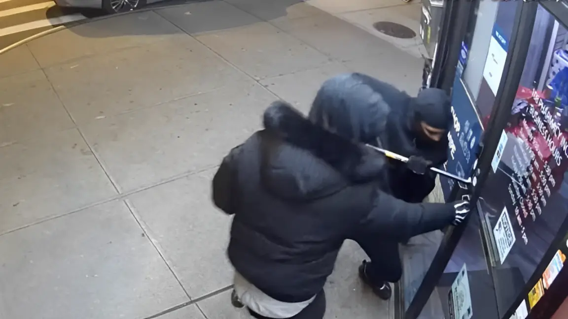 Video: NYC Burglars Smash Pharmacy Glass Door, Steal Nothing in Botched Heist