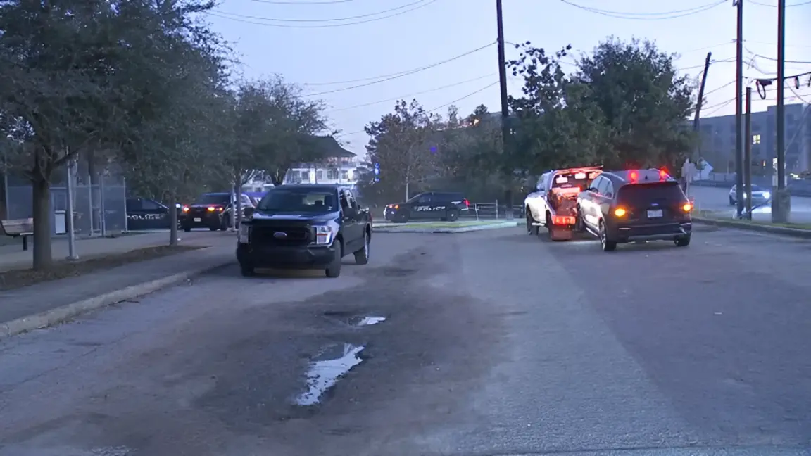 Police Say: Two Suspects Are on The Loose After a Man Was Discovered Dead Inside a Car Near Pasadena on Christmas Eve