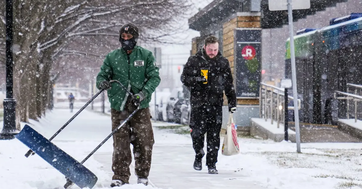 National Weather Service Issues Alerts as Heavy Snow Moves Into the Northeast