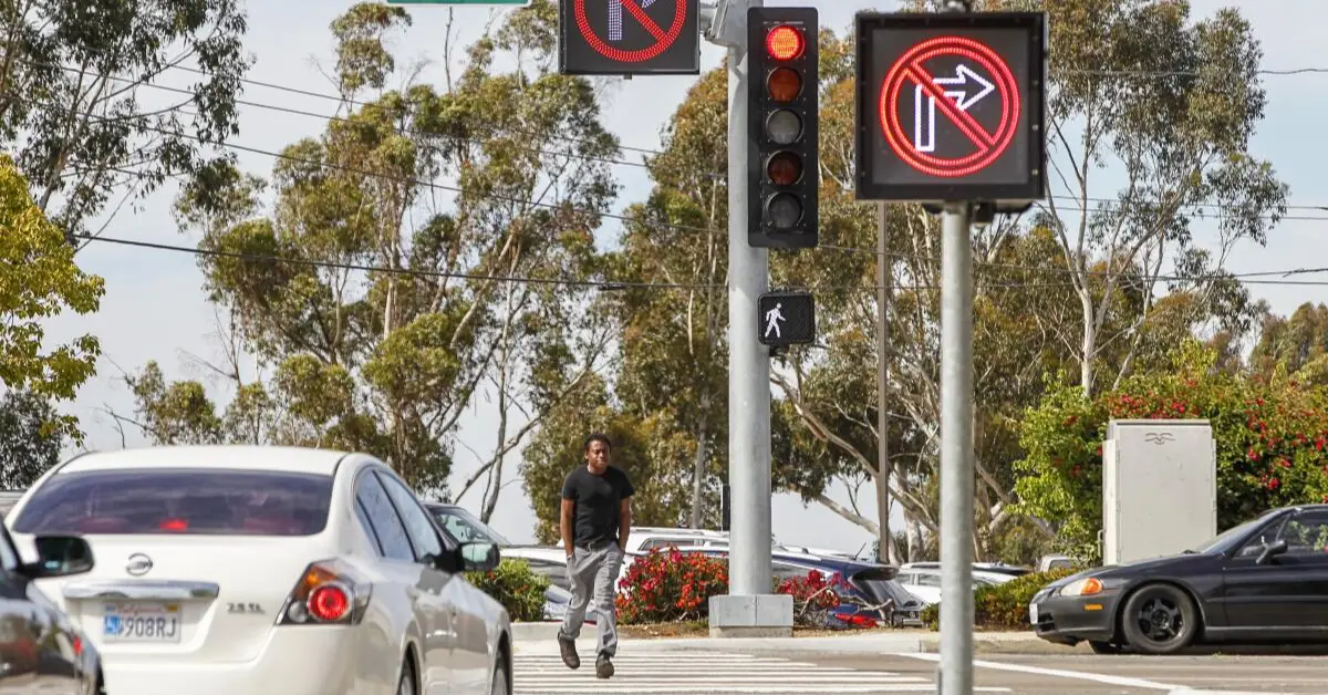 Arkansas New Rule on Right Turns at Red Lights: Everything Drivers Need to Know