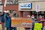 Missouri Postal Workers Organize Rally Against Proposed USPS Privatization