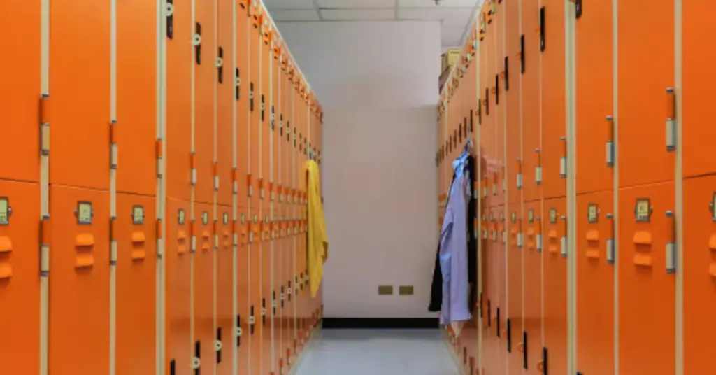 Illinois Schools Investigated Over Gender Identity Policies Following Locker Room Incident