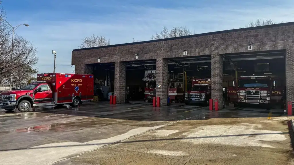 Tragic Attack: Missouri Firefighter Paramedic Stabbed by Patient in Ambulance