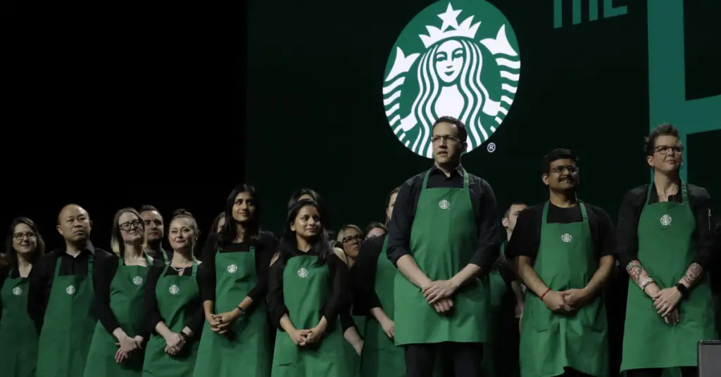 Starbucks Faces Setback: Earnings and Sales Fall Short Despite Promising Turnaround