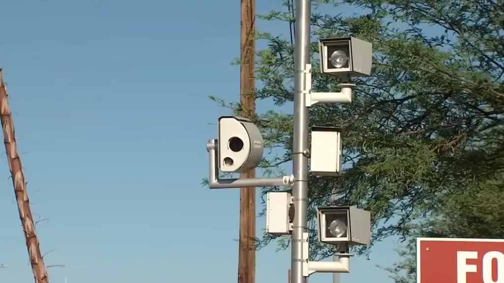 Phoenix Reintroduces Red-Light Cameras to Curb Traffic Violations