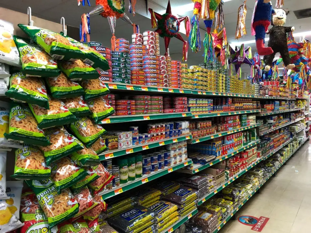 Pueblo’s Eastside Residents Celebrate Opening of New Mexican Grocery Store