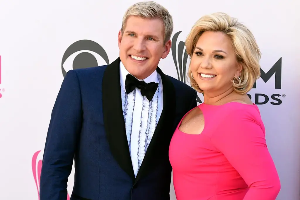 Trump’s Shocking Todd Chrisley Pardon Promise Sparks Outrage and Legal Backlash