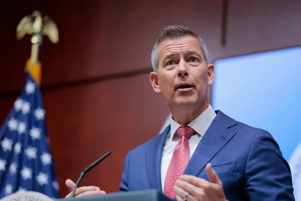 Sean Duffy Points Finger at Biden’s Policies for US Air Traffic Control Emergency