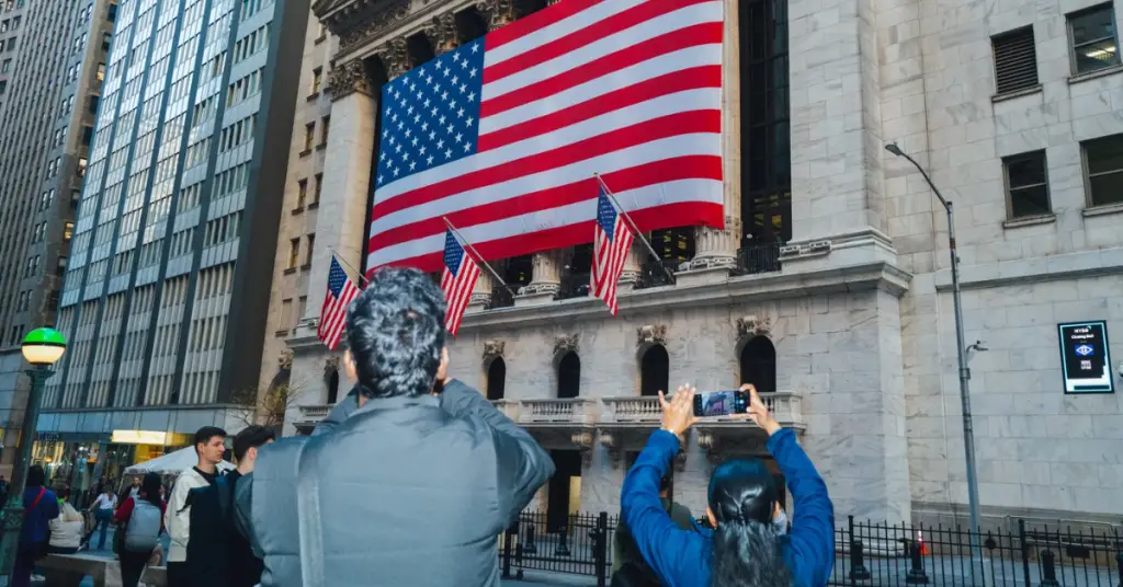 Wall Street Stocks Rebound: How Trump’s Tariffs Are Shaping the Market?
