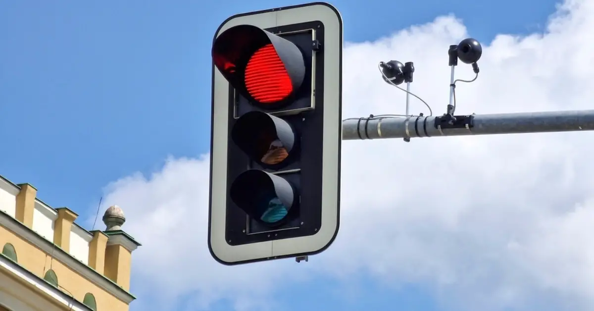 Phoenix Reintroduces Red-Light Cameras to Curb Traffic Violations