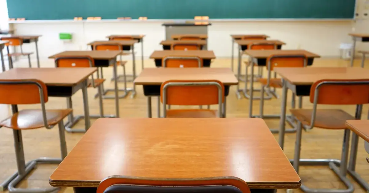 5 Investigation Leads to Suspension of 2 Educators in Elgin School District