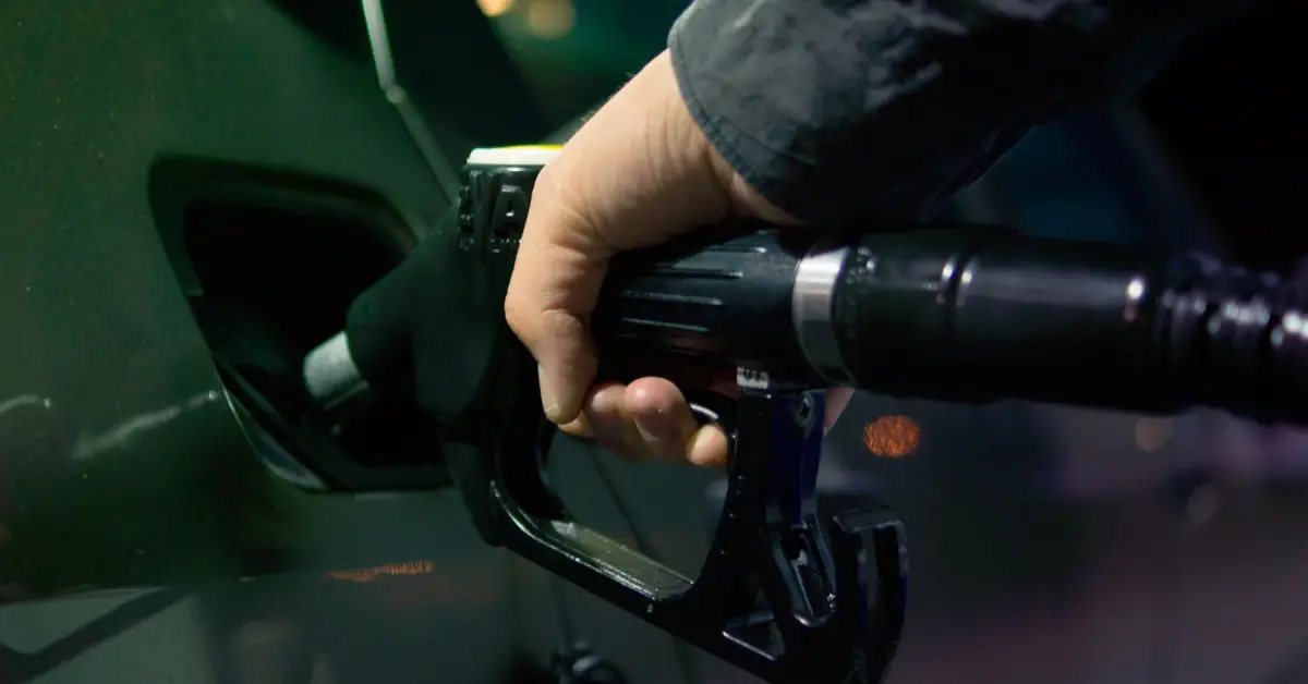Breaking News: Gas Prices at 4-Year Low — How Much You’ll Save This Memorial Day Weekend?