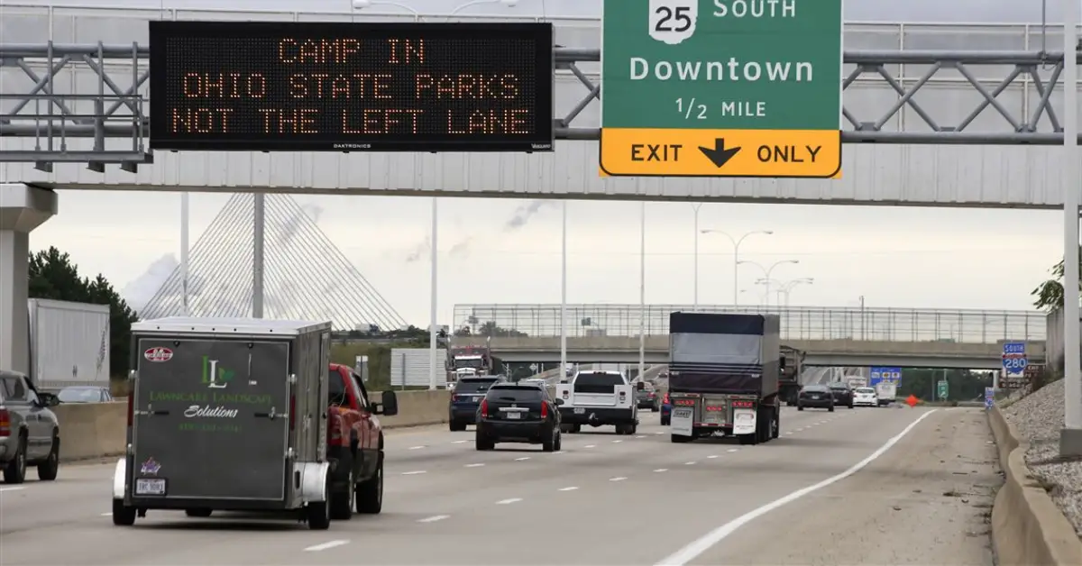 Michigan-Bound Drivers Left Scratching Heads Over Confusing Toledo Sign