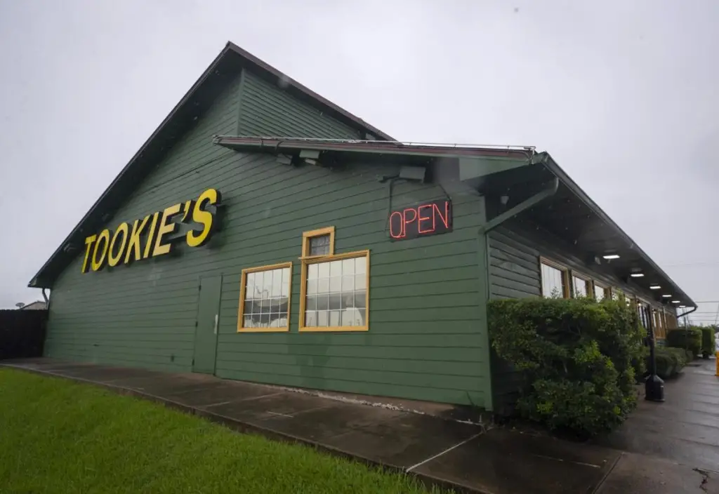 Tookie's Burger Restaurant Returns to Seabrook with a Stunning New Waterfront Location