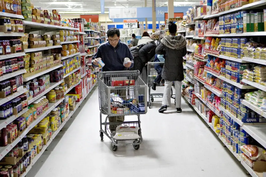 Aldi vs Walmart: Which Store Offers Better Savings for Your Grocery List?