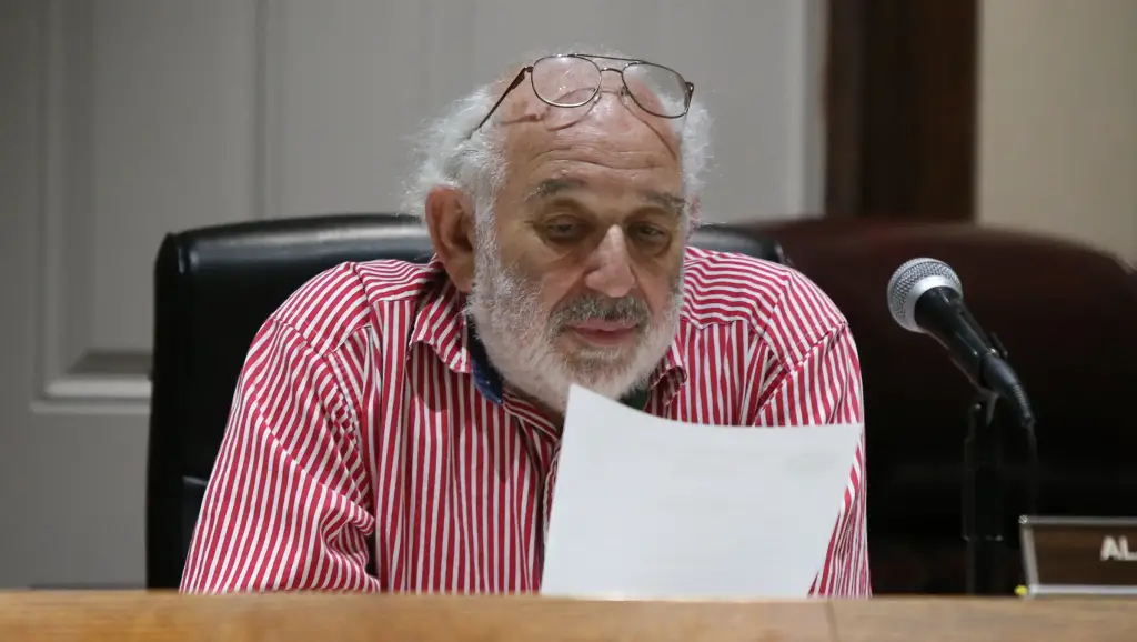 Spring Valley Mayor Puts Hands On Police Chief After He Refuses His Orders