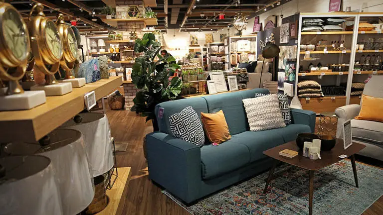 A Popular Furniture Brand Announces Closing in 6 Months – Affected Employees Speak Out