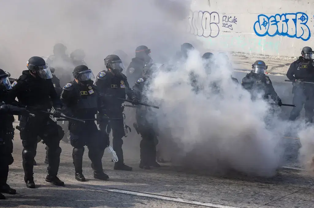 2,000 Anti-ICE Protesters Trigger Chaos on LA’s 101 Freeway, Incendiary Attack on Self-Driving Cars