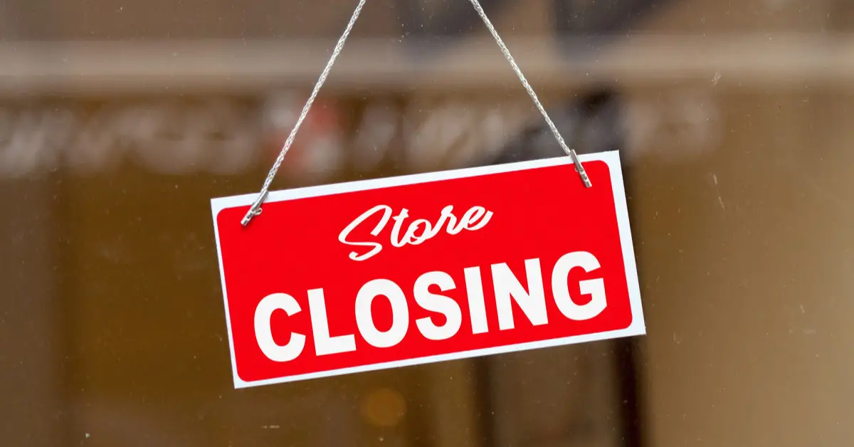 A Popular Furniture Brand Announces Closing in 6 Months – Affected Employees Speak Out