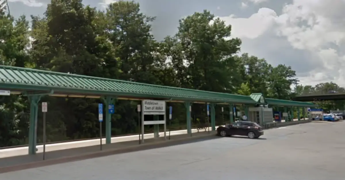 Police: 760 Bags Of Drugs Found On Woman At Metro-North Station In Wallkill