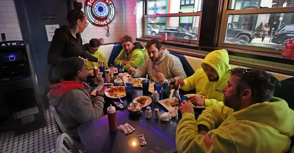 Boston Diners Face Higher Restaurant Bills as Inflation Pressures Continue
