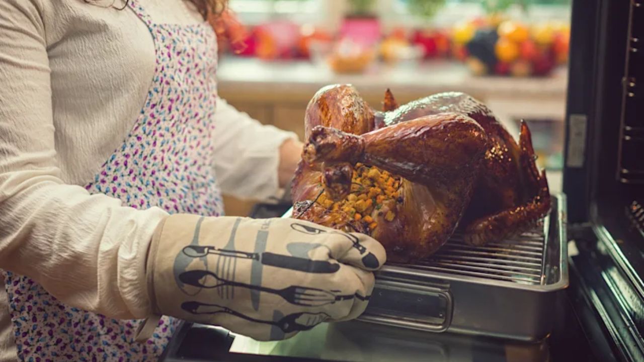 Charlotte Officials Issue Thanksgiving Warning on Turkey Cooking Methods