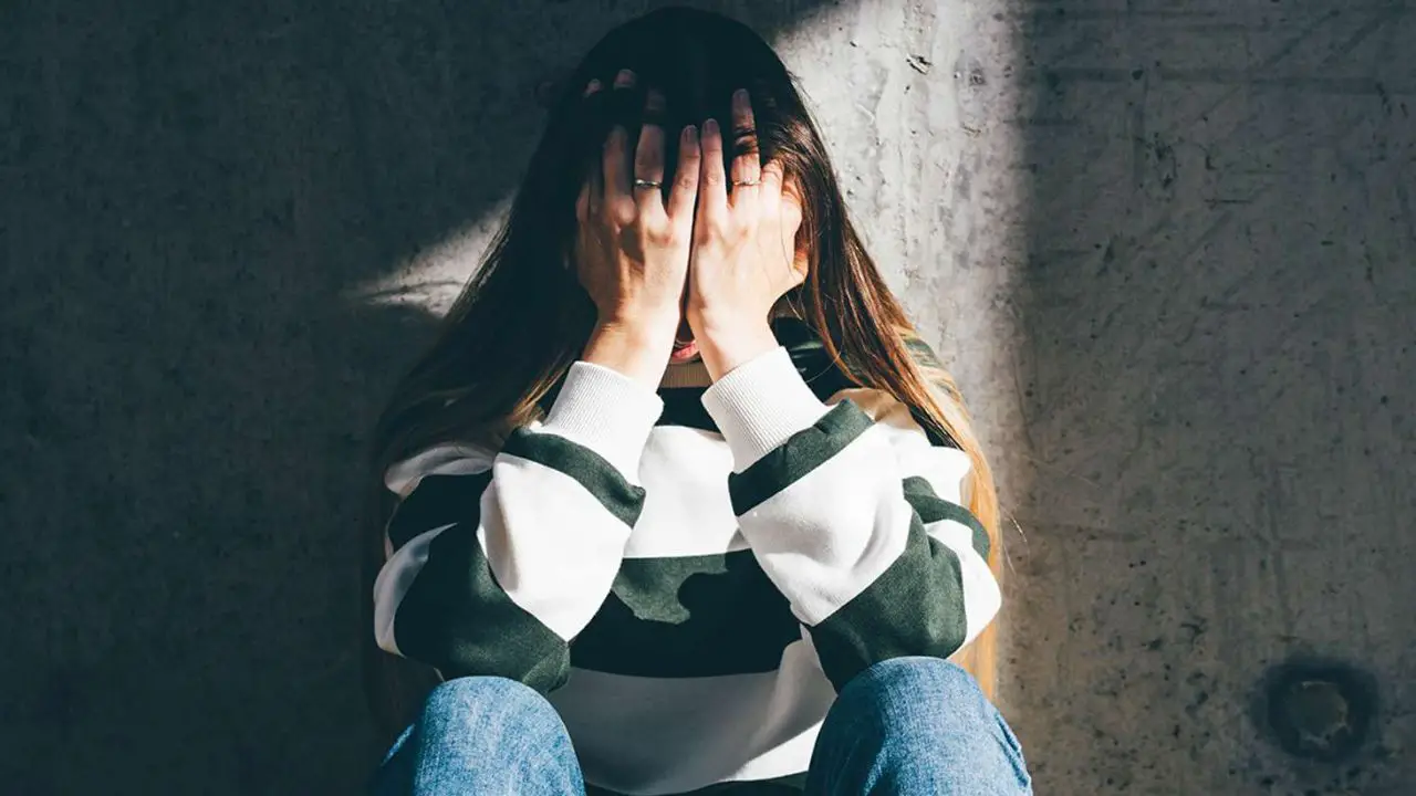 Grieving Daughter Says Unemployed Partner Accused Her of Being ‘Selfish’ for Wanting Help with Meals