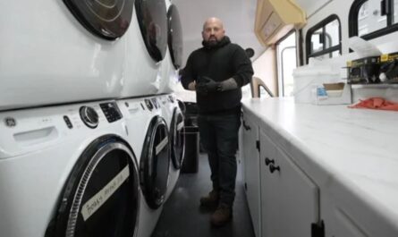Maryland Retiree Trades Badge for Service, Does Free Laundry for the Homeless