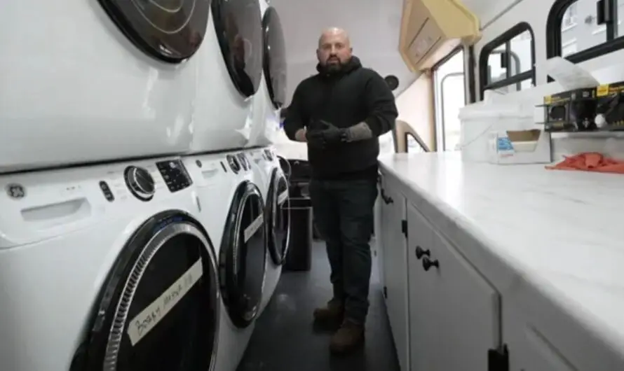 Maryland Retiree Trades Badge for Service, Does Free Laundry for the Homeless