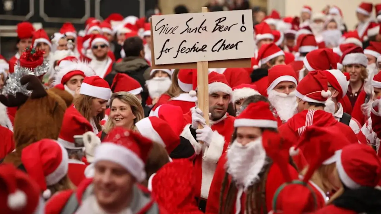 Police Teen Promoted Fake SantaCon on Connecticut Beach, Drawing 600K Views Before Arrest