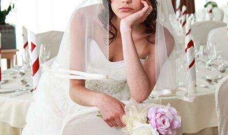 Bride’s Unannounced Wedding Change Leaves Stepfather and Mom Feeling Blindsided