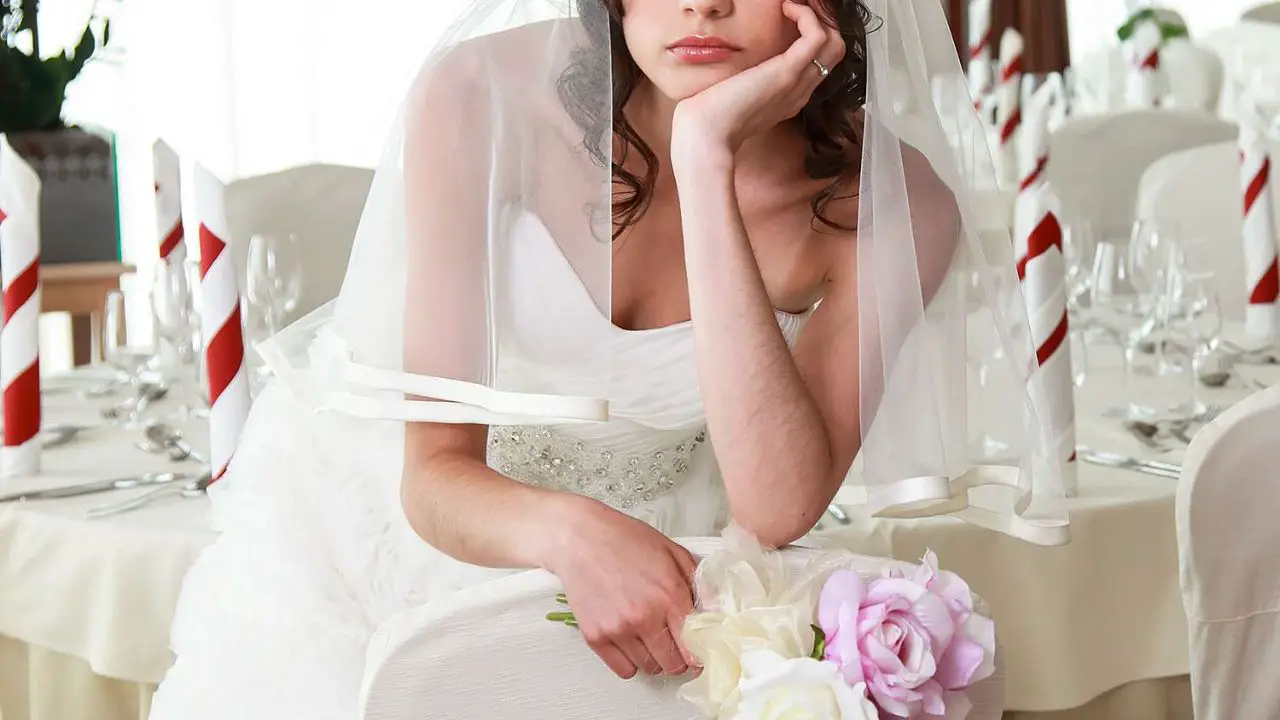 Bride’s Unannounced Wedding Change Leaves Stepfather and Mom Feeling Blindsided