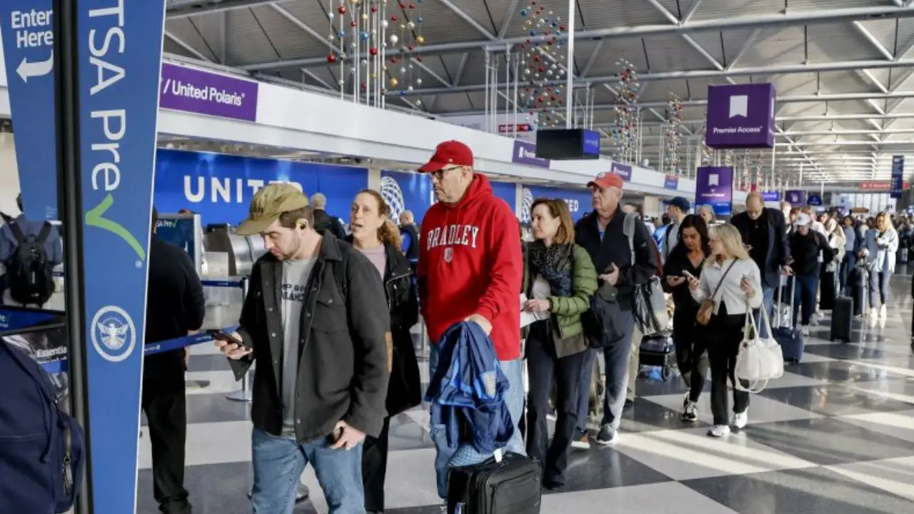 Thanksgiving Travel Surge FAA Forecasts 360,000 Flights, Busiest in Over a Decade