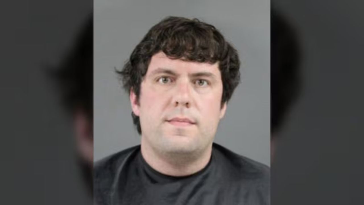 ‘Teacher of the Year’ Gets Probation After Stalking 11-Year-Old Student and Writing 60 Love Letters