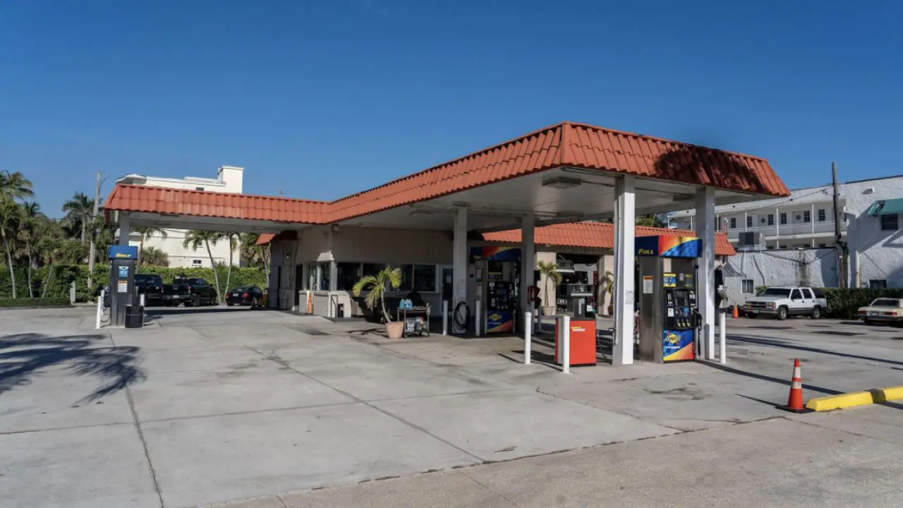Palm Beach Town Council Approves Major Revamp of Island’s Only Gas Station, Set to Become “Palm Petrol”